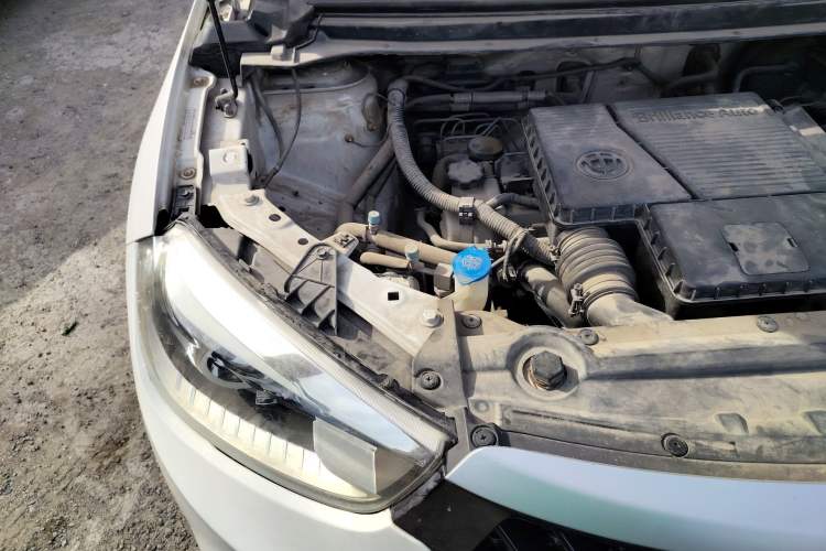 Used Brilliance V3 2015 1.5L Manual Base Version Engine Bay Right