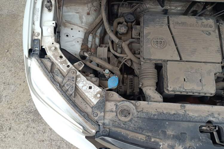 Used Brilliance V3 2015 1.5L Manual Smart Version Engine Bay Right