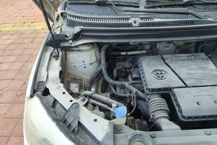 Used Brilliance V3 2015 1.5L Manual Smart Version Engine Bay Right