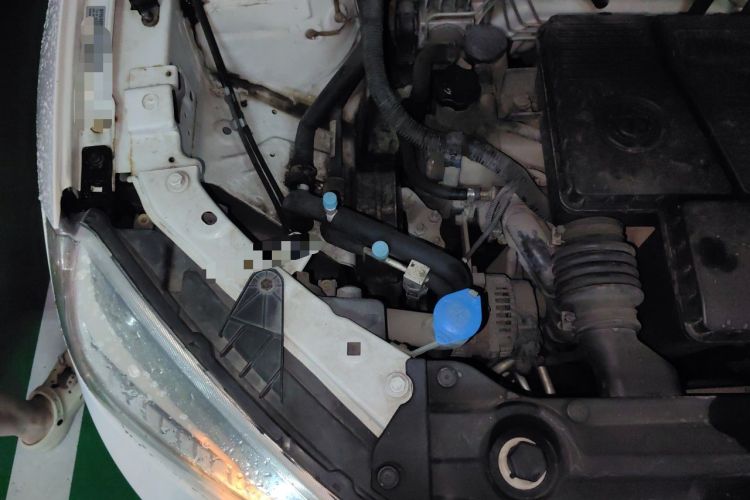 Used Brilliance V3 2015 1.5L Automatic Elite Model Engine Bay Right