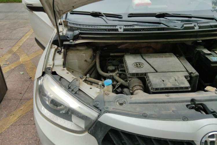 Used Brilliance V3 2015 1.5L Automatic Comfort Edition Engine Bay Right