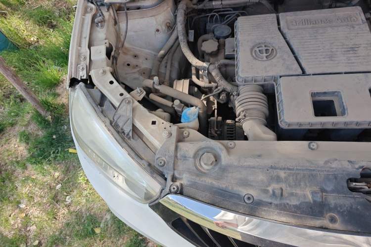 Used Brilliance V3 2015 1.5L Manual Smart Version Engine Bay Right