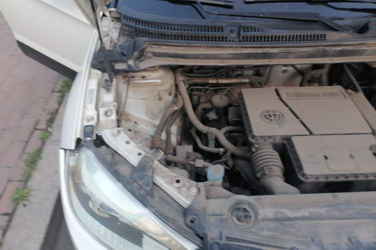 Used Brilliance V3 2015 1.5L Automatic Smart Version Engine Bay Right