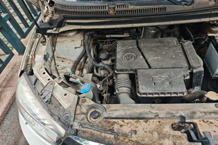 Used Brilliance V3 2015 1.5L Automatic Elite Model Engine Bay Right