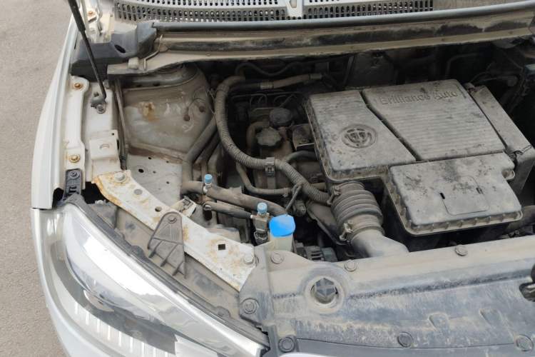 Used Brilliance V3 2015 1.5L Manual Comfort Model Engine Bay Right