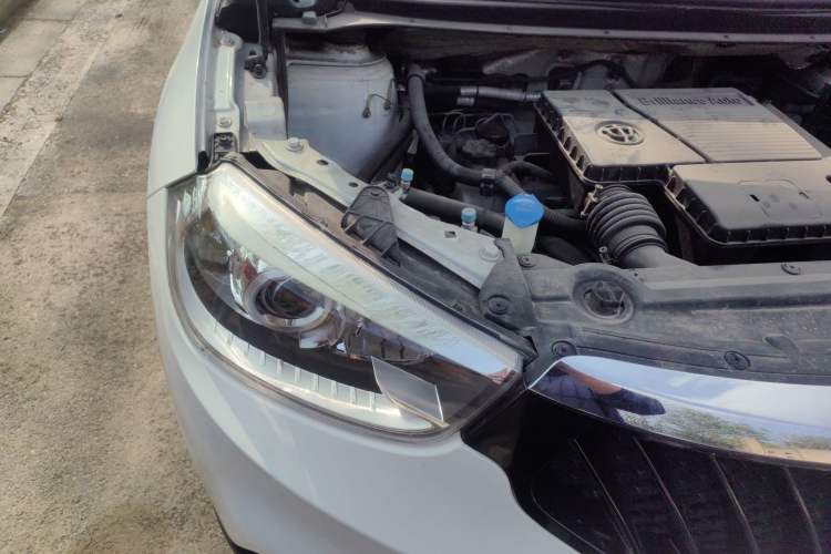 Used Brilliance V3 2015 1.5L Manual Smart Version Engine Bay Right