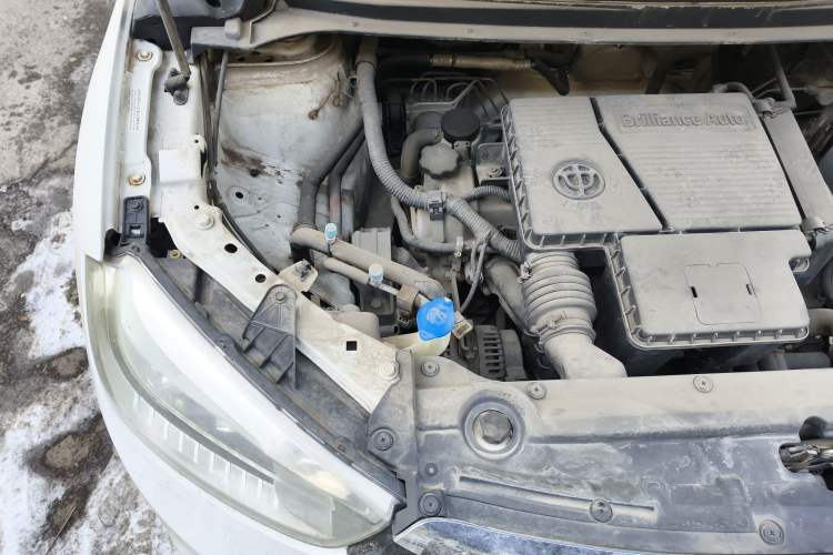 Used Brilliance V3 2015 1.5L Automatic Elite Model Engine Bay Right