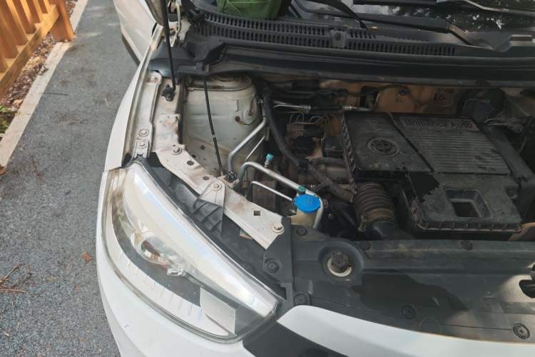 Used Brilliance V3 2015 1.5L Manual Base Version Engine Bay Right
