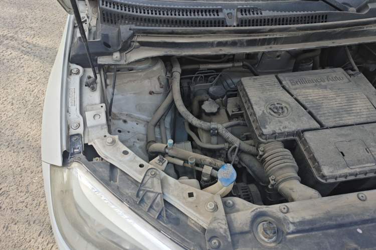 Used Brilliance V3 2015 1.5L Automatic Elite Model Engine Bay Right