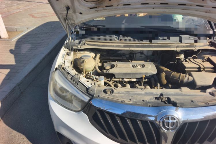 Used Brilliance V3 2015 1.5T Manual Urban Model Engine Bay Right