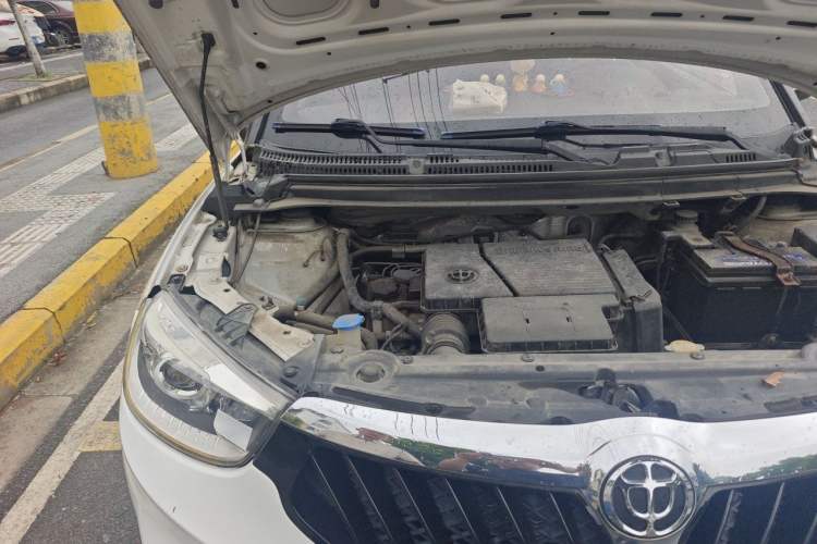 Used Brilliance V3 2015 1.5L Manual Smart Version Engine Bay Right