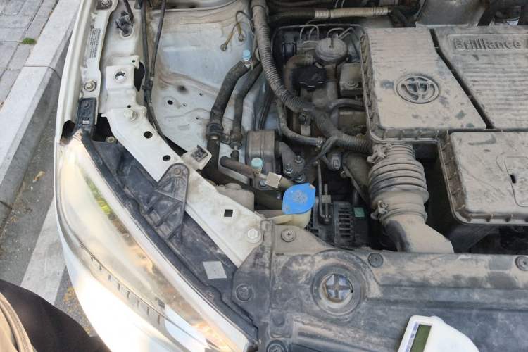Used Brilliance V3 2015 1.5L Manual Smart Version Engine Bay Right