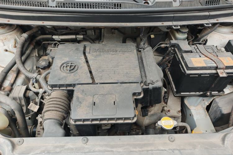 Used Brilliance V3 2015 1.5L Manual Base Version Engine Bay