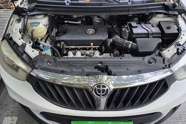 Used Brilliance V3 2015 1.5T Automatic Flagship Model Engine Bay