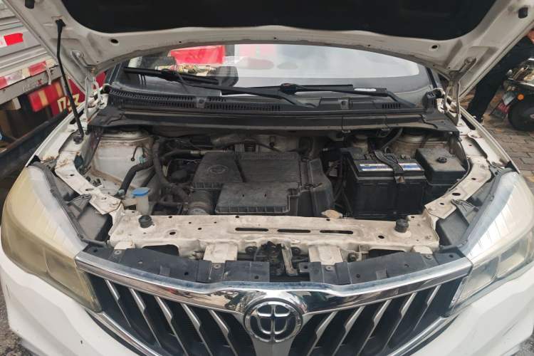 Used Brilliance V3 2015 1.5L Manual Smart Version Engine Bay