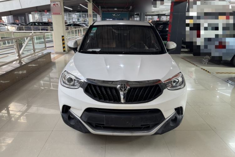 Used Brilliance V3 2015 1.5L Manual Elite Model Exterior 1