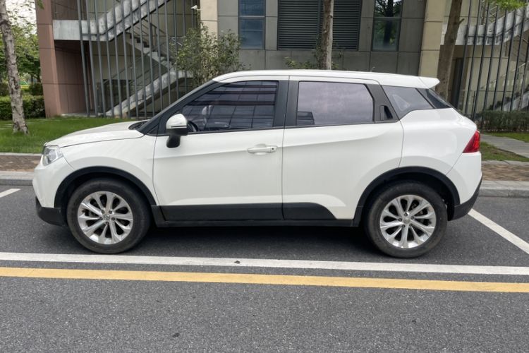 Used Brilliance V3 2015 1.5L Automatic Elite Model Exterior 10