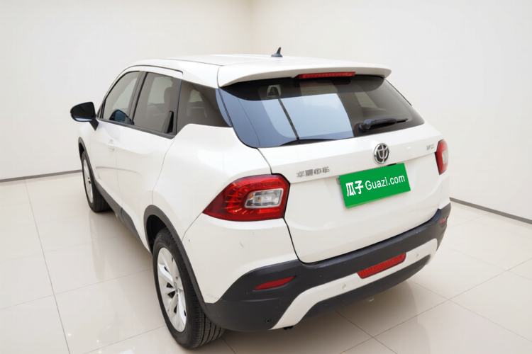 Used Brilliance V3 2015 1.5L Automatic Elite Model Exterior 2