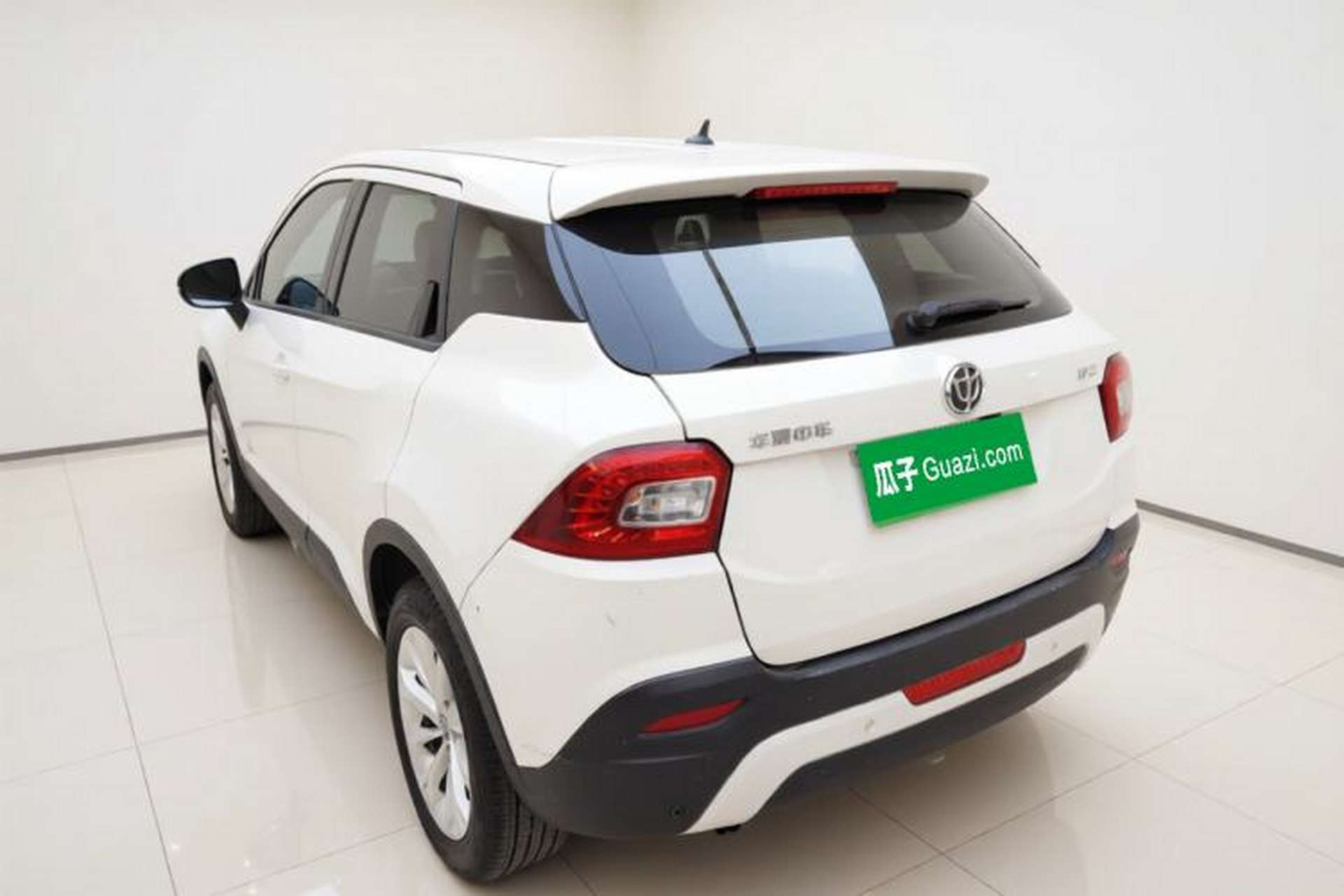 Used Brilliance V3 2015 1.5L Automatic Elite Model Exterior 2