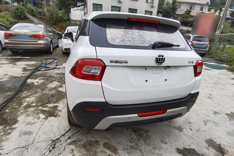 Used Brilliance V3 2015 1.5L Manual Smart Version Exterior 4