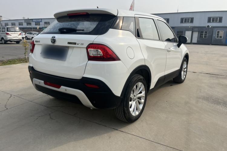 Used Brilliance V3 2015 1.5L Automatic Smart Version Exterior 4