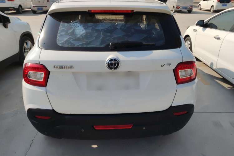 Used Brilliance V3 2015 1.5L Manual Comfort Model Exterior 4