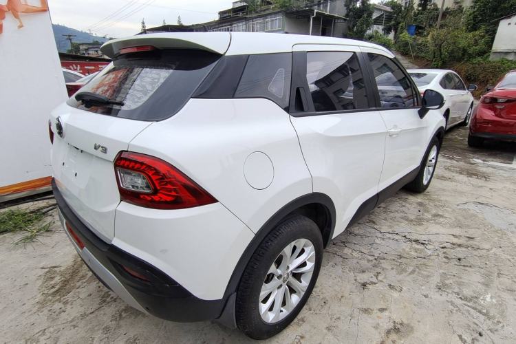 Used Brilliance V3 2015 1.5L Manual Smart Version Exterior 5
