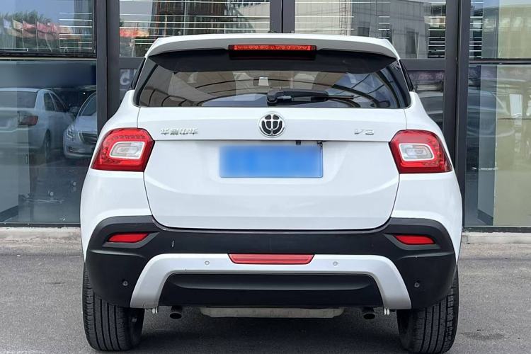 Used Brilliance V3 2015 1.5T Automatic Flagship Model Exterior 5