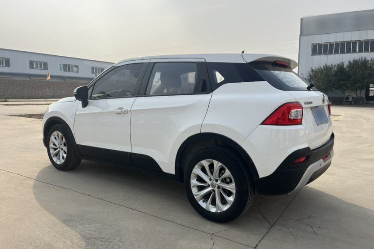 Used Brilliance V3 2015 1.5L Automatic Smart Version Exterior 5