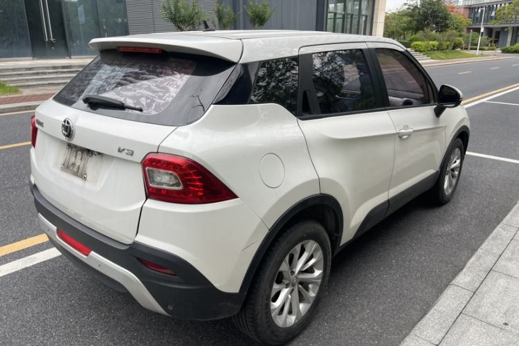 Used Brilliance V3 2015 1.5L Automatic Elite Model Exterior 6