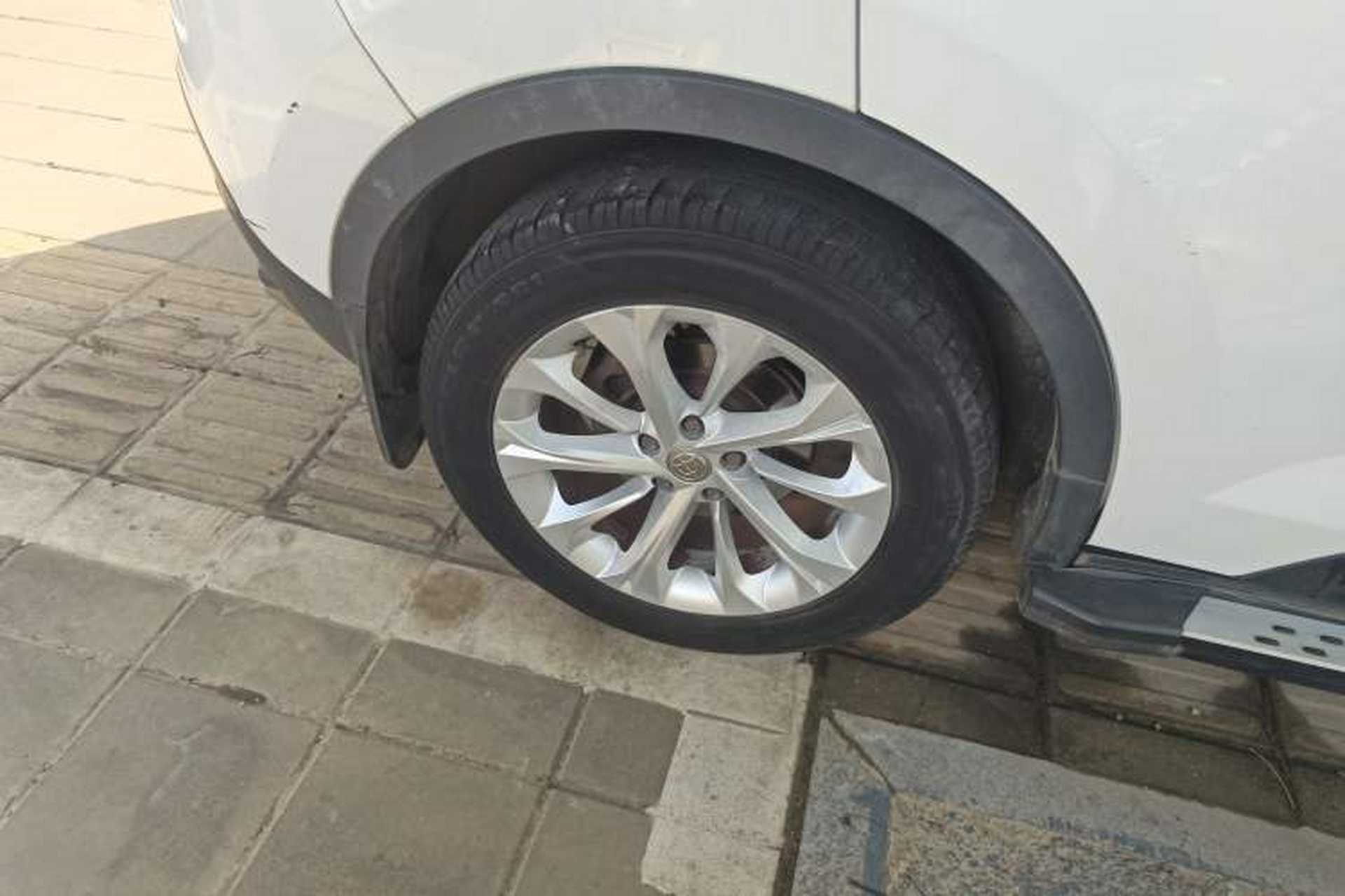 Used Brilliance V3 2015 1.5L Manual Comfort Model Exterior 8