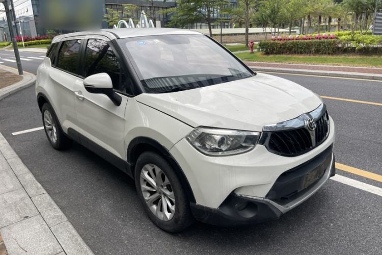Used Brilliance V3 2015 1.5L Automatic Elite Model Exterior 8