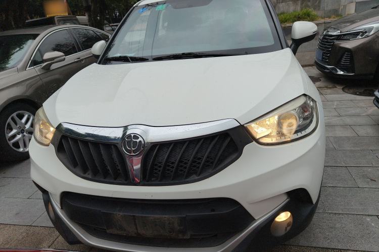 Used Brilliance V3 2015 1.5L Manual Elite Model Front