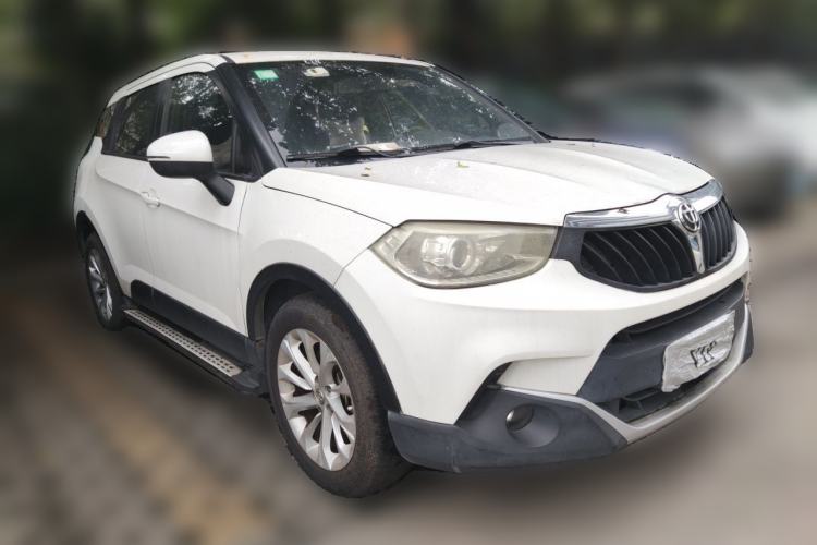 Used Brilliance V3 2015 1.5T Automatic Elite Model Front Right 45 Deg