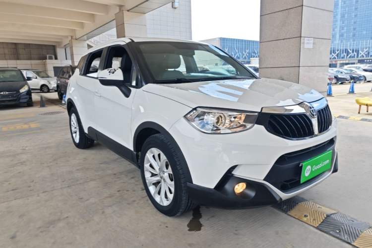 Used Brilliance V3 2015 1.5L Manual Smart Version Front Right 45 Deg
