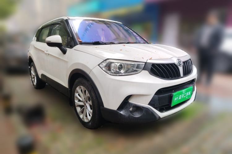 Used Brilliance V3 2015 1.5L Manual Comfort Model Front Right 45 Deg