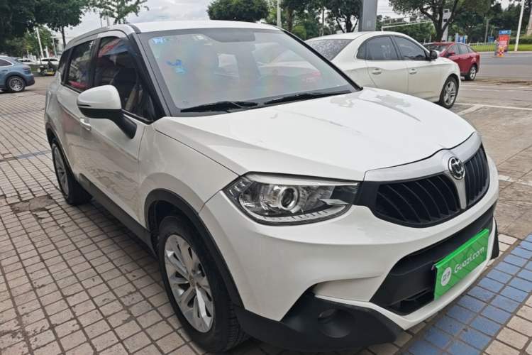 Used Brilliance V3 2015 1.5L Manual Base Version Front Right 45 Deg