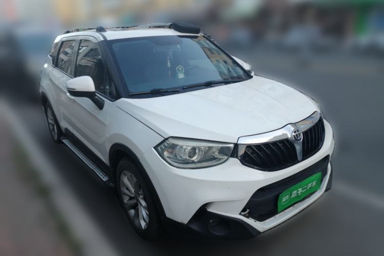 Used Brilliance V3 2015 1.5L Automatic Smart Version Front Right 45 Deg