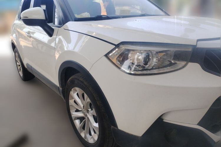 Used Brilliance V3 2015 1.5L Manual Base Version Front Right 45 Deg