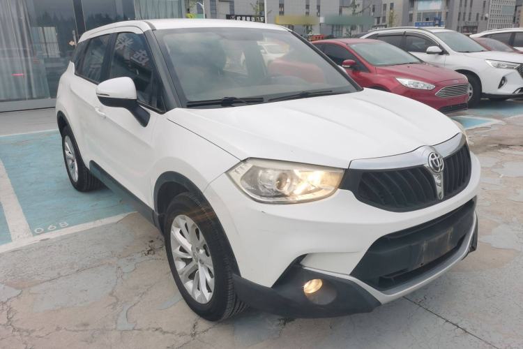 Used Brilliance V3 2015 1.5L Manual Elite Model Front Right 45 Deg