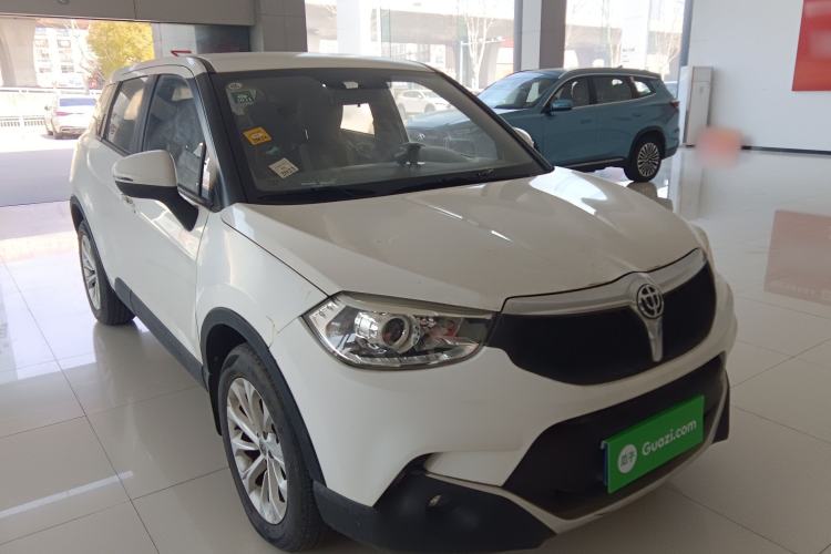 Used Brilliance V3 2015 1.5L Manual Elite Model Front Right 45 Deg