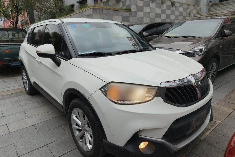 Used Brilliance V3 2015 1.5L Manual Elite Model Front Right 45 Deg