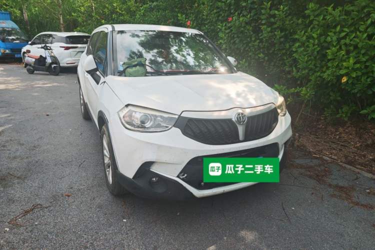 Used Brilliance V3 2015 1.5L Manual Base Version Front Right 45 Deg