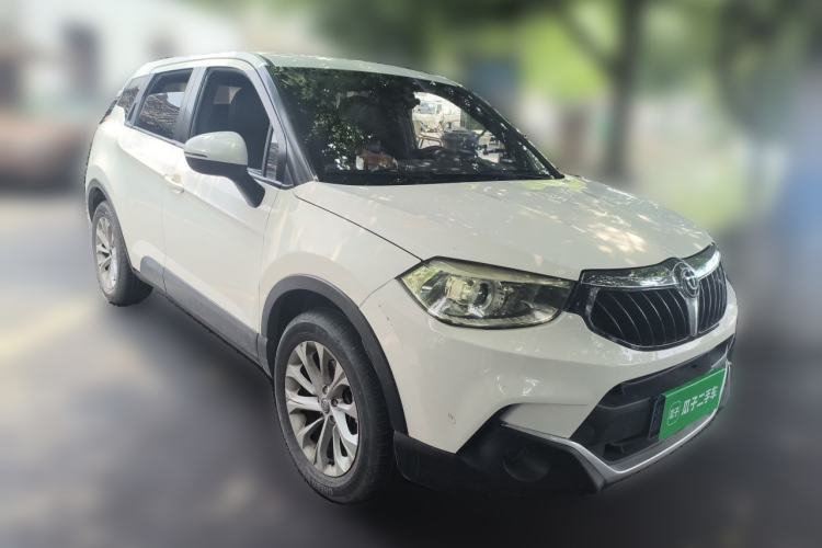Used Brilliance V3 2015 1.5L Automatic Elite Model Front Right 45 Deg