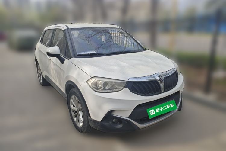 Used Brilliance V3 2015 1.5L Automatic Elite Model Front Right 45 Deg