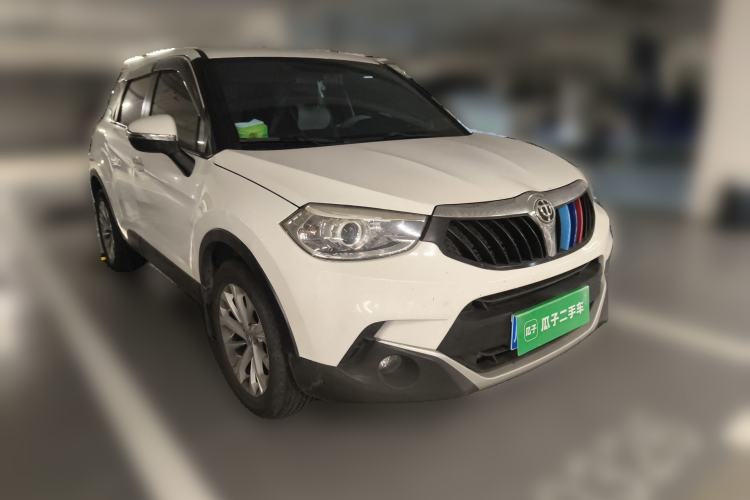 Used Brilliance V3 2015 1.5L Automatic Elite Model Front Right 45 Deg
