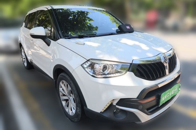 Used Brilliance V3 2015 1.5L Manual Smart Version Front Right 45 Deg