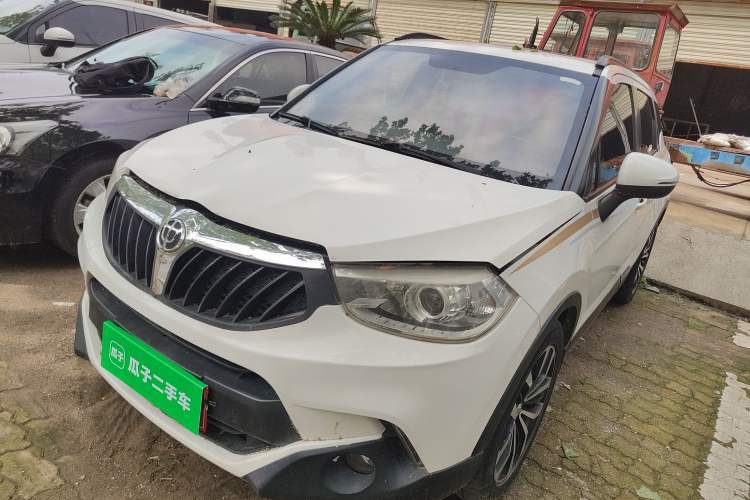 Used Brilliance V3 2015 1.5T Automatic Flagship Model Guazi used car, China used car export, Used car for sale, Used  cars, Cheapest cars for sale