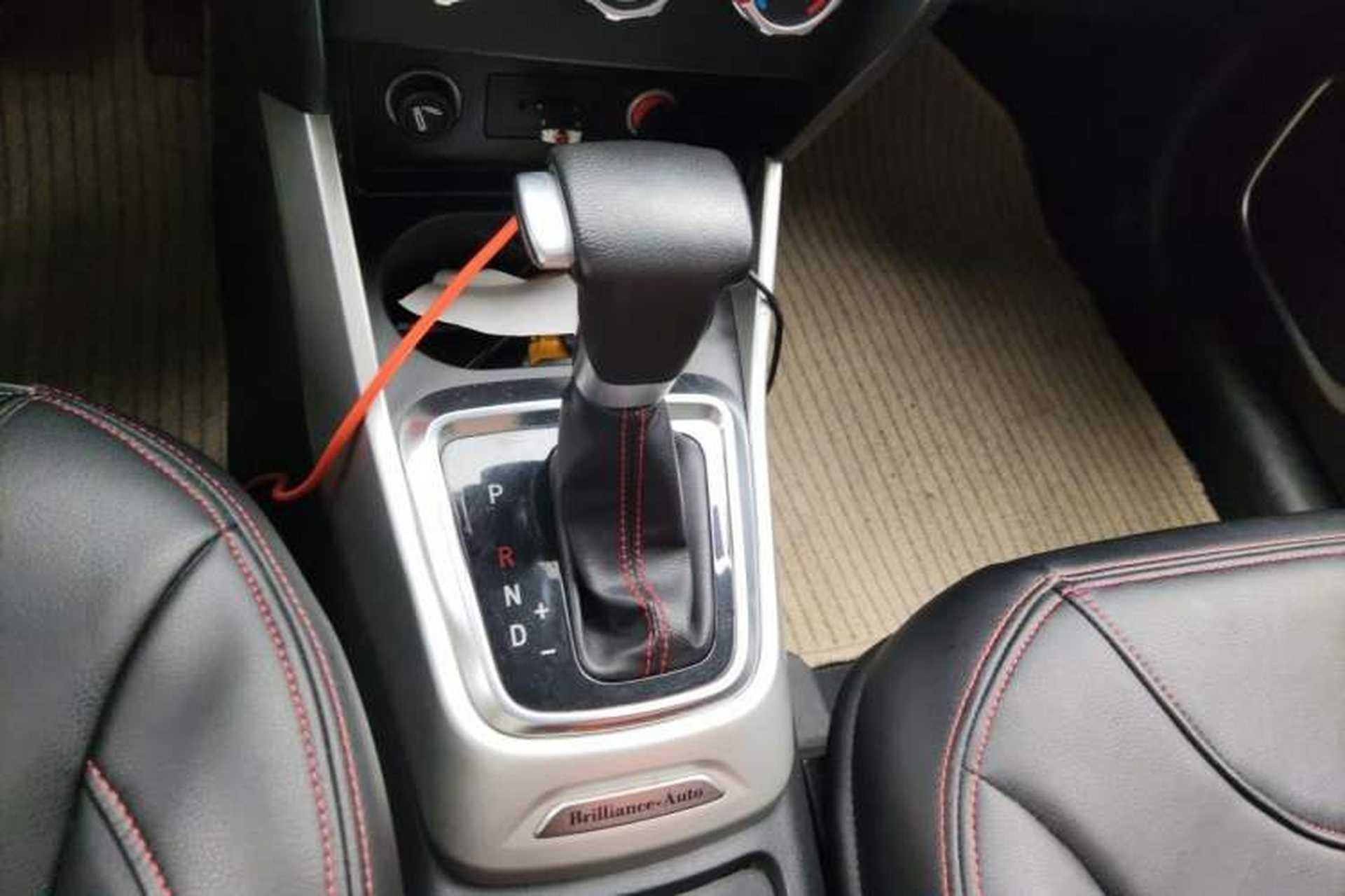 Used Brilliance V3 2015 1.5T Automatic Elite Model Gear Lever