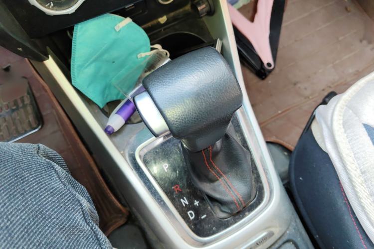 Used Brilliance V3 2015 1.5L Automatic Elite Model Gear Lever